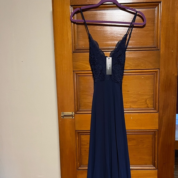 Lulu’s navy lace maxi dress, size small, NEVER WORN - Picture 3 of 6